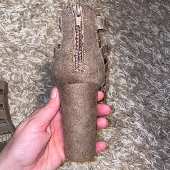 Windsor Store Block Heels - Picture 4 of 6